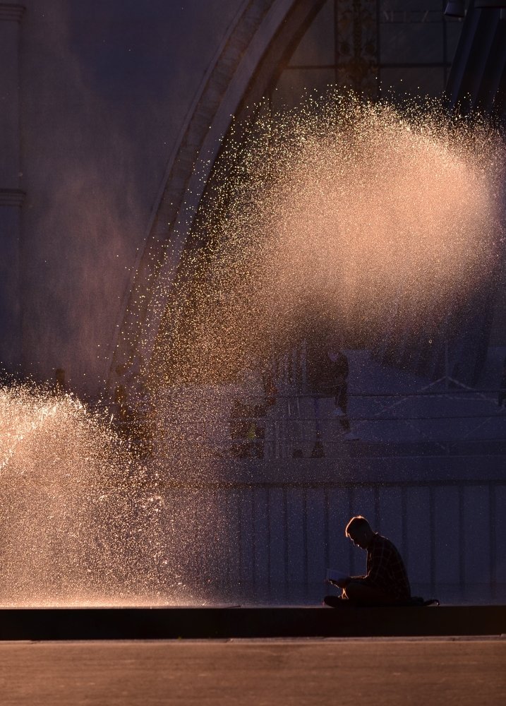 отдых под золотыми брызгами