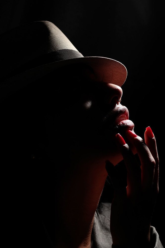 La chica del sombrero