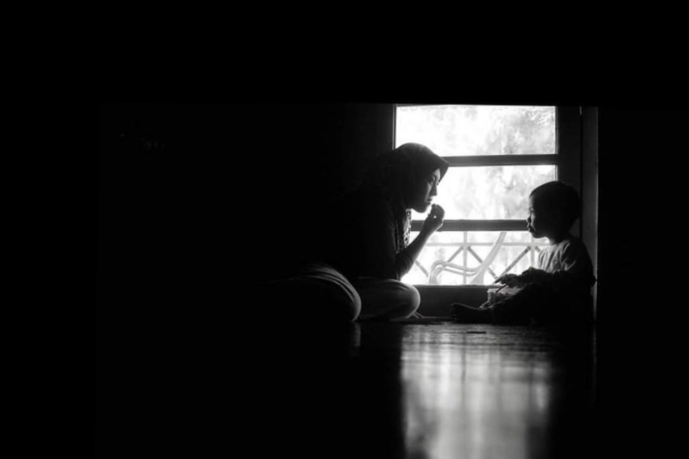 Mom-daughter conversation.