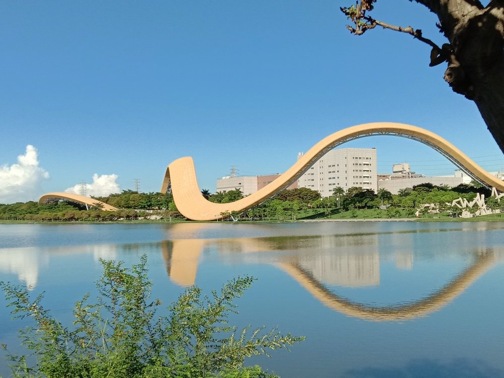 Shinshih lake ,Taiwan/Yellow Ribbon