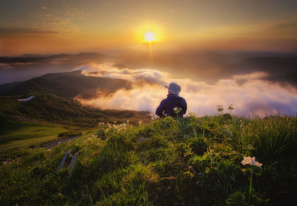Над покрывалом облаков