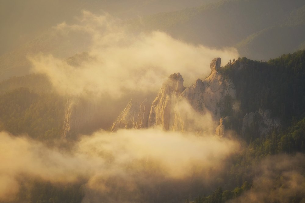 Парящие скалы