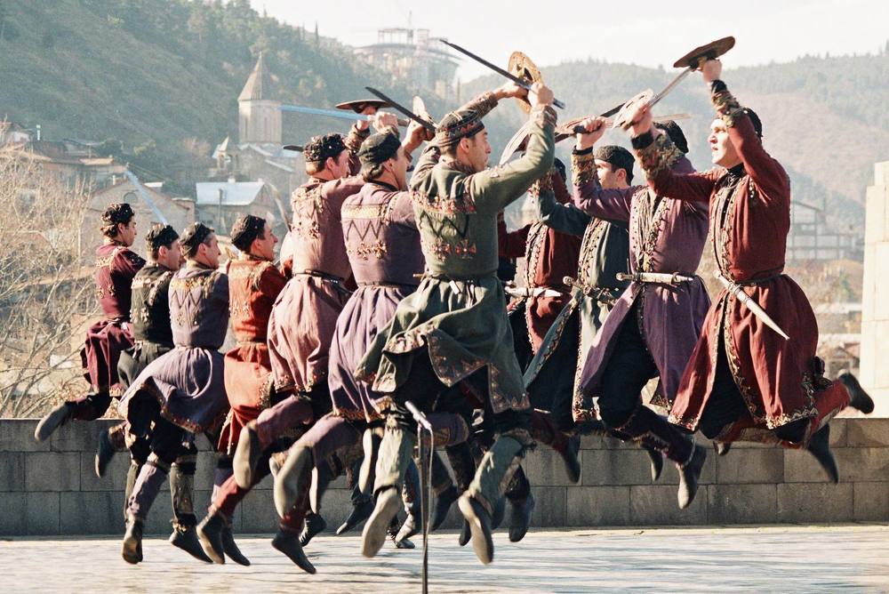 Хевсурский танец на празднике Тбилисоба