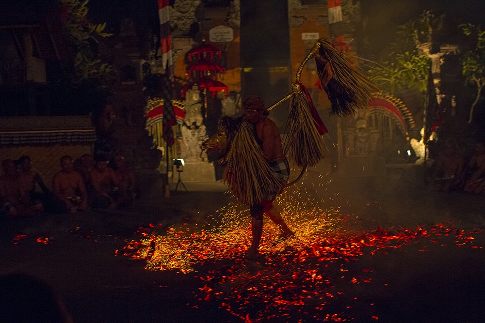 Dance on burning coals. Bali