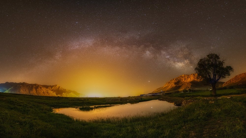 Photograph by Hamid Espanani