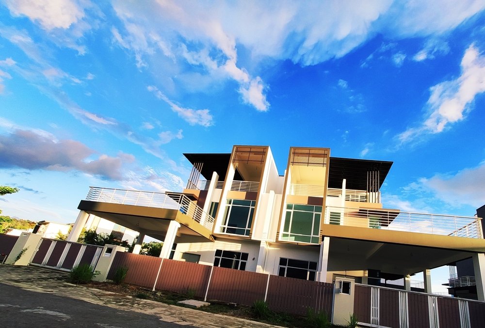 Photograph by Milten Titen