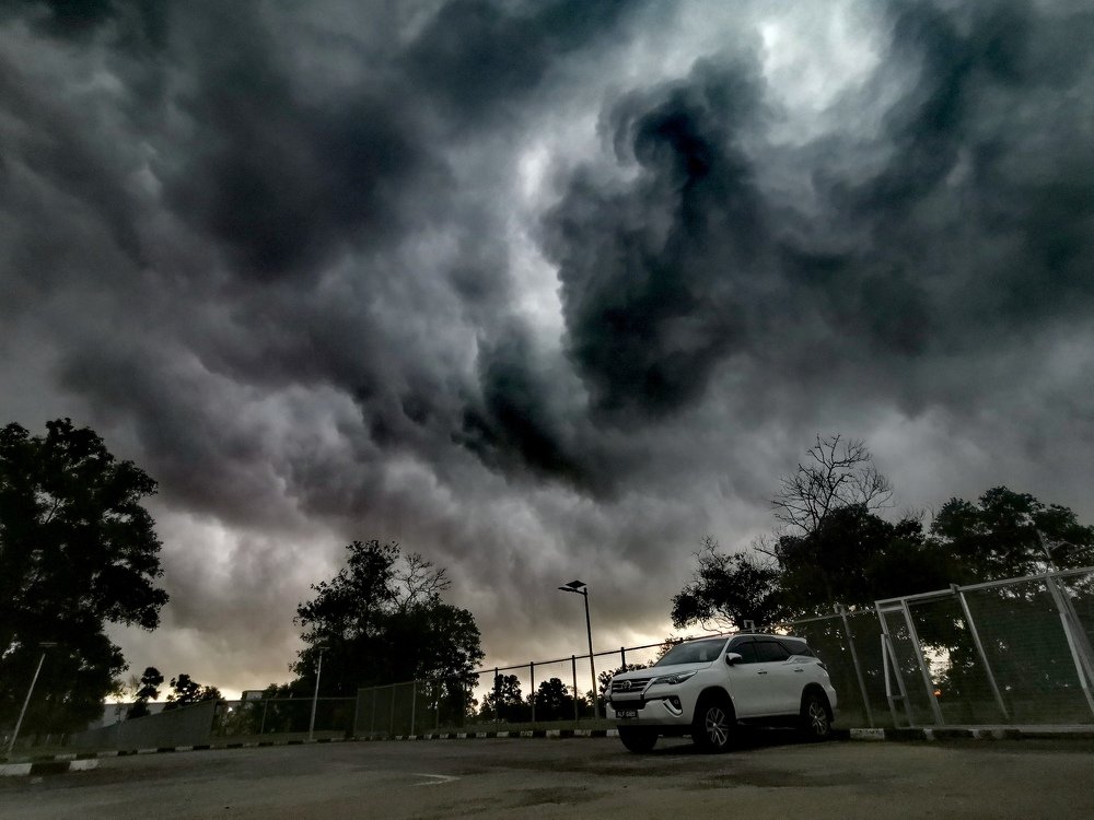 Before the thunder storm