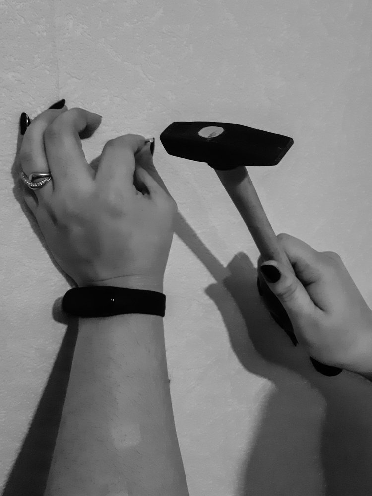 «Все в руках человека, а человек в руках женщины»