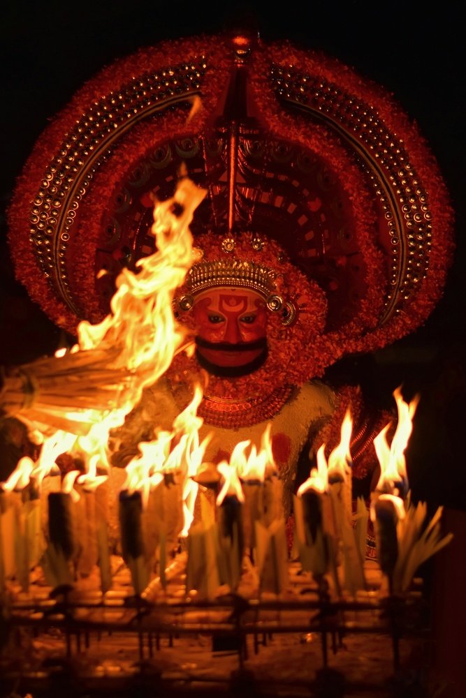 Kathivanoor Veeran Theyyam