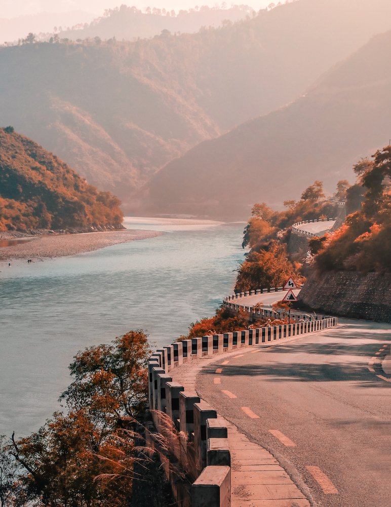 Road to the Everest.