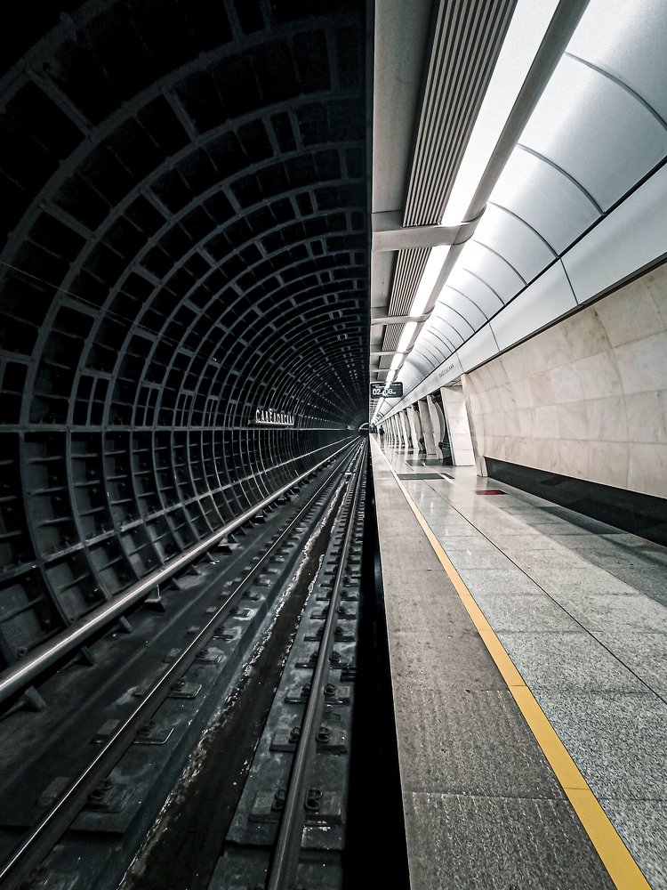 Безлюдное метро