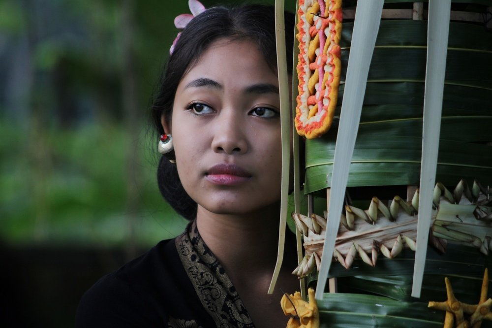 Girl behind The Jerimpen