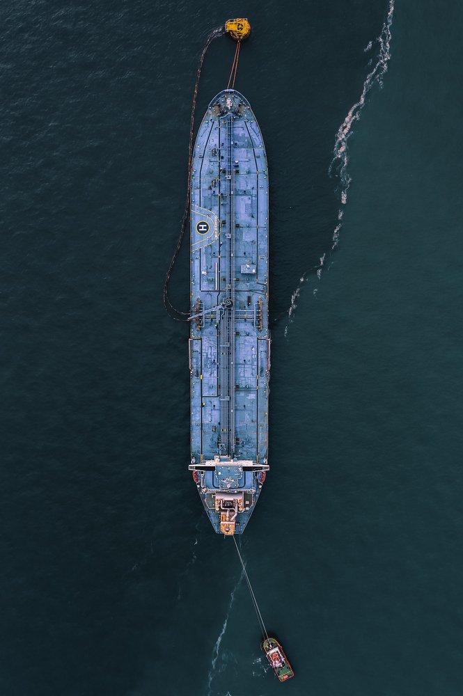 Oil tanker