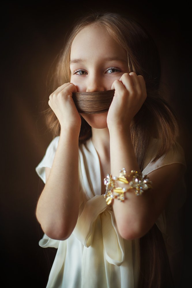 Больше смотри и слушай, меньше говори.