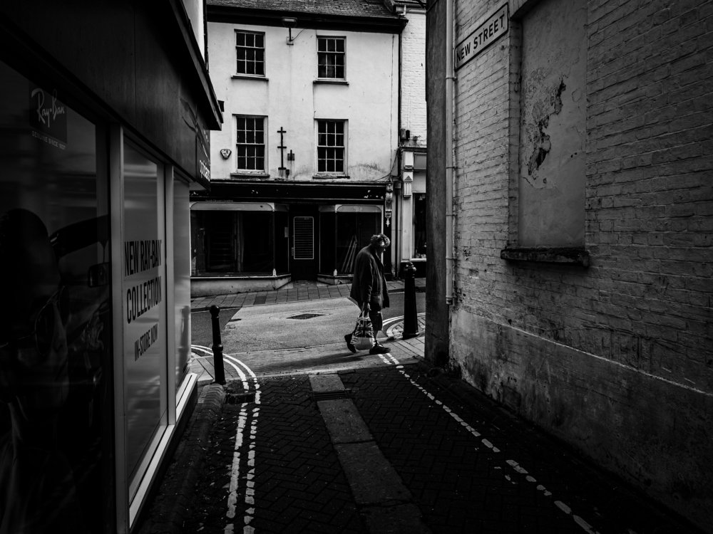 New street 17:20...