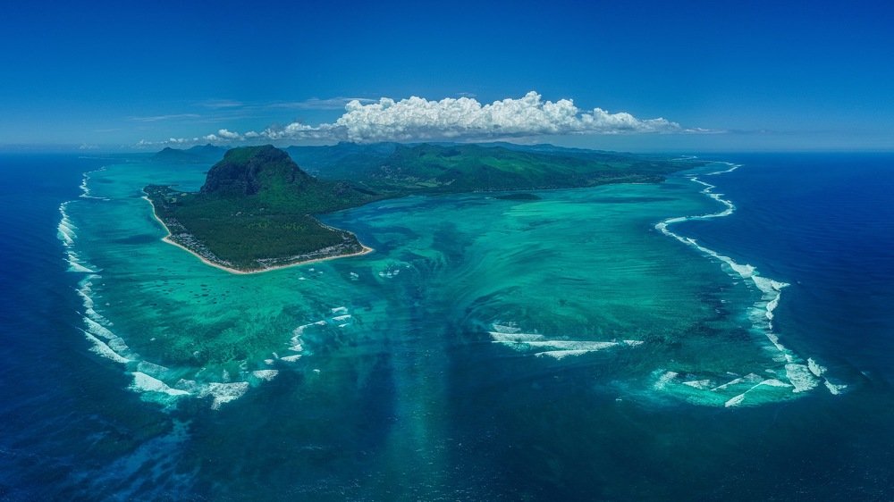 Подводный водопад Маврикия