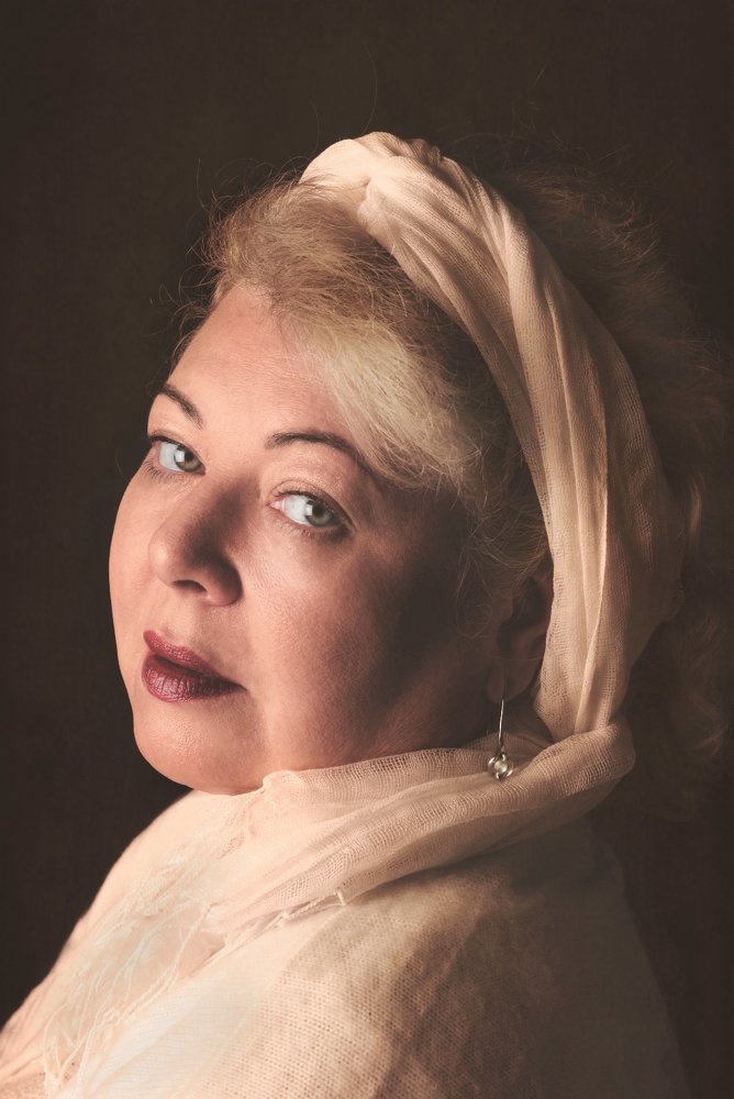 Mama with a pearl earring