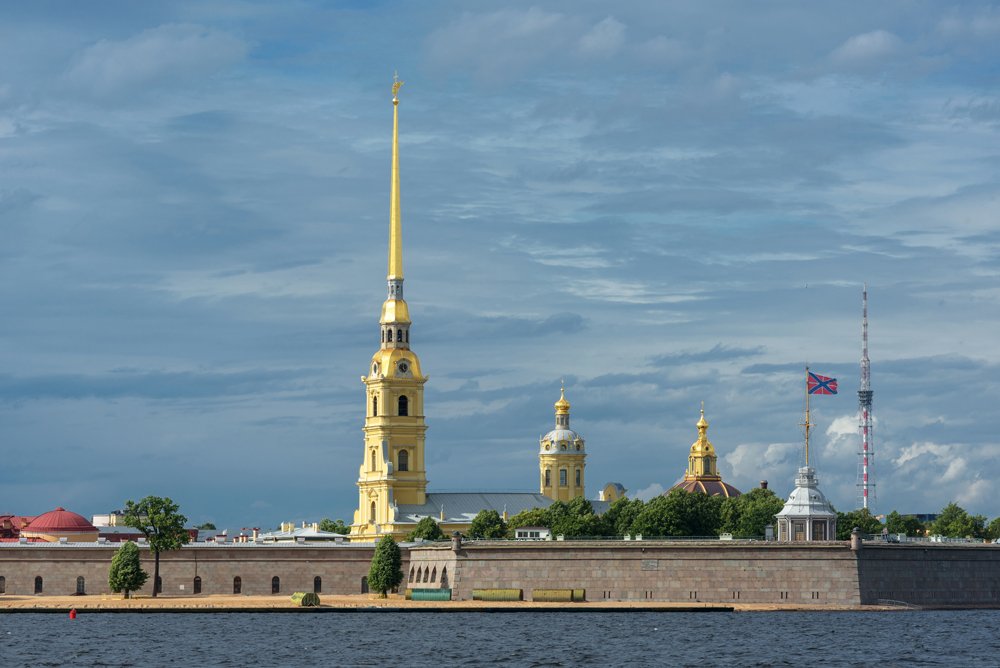 Под голубыми небесами...Время пандемии.
