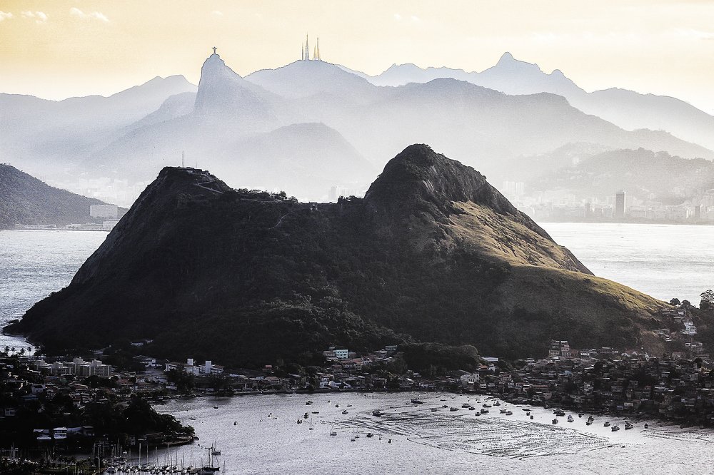 Photograph by Helder Palermo