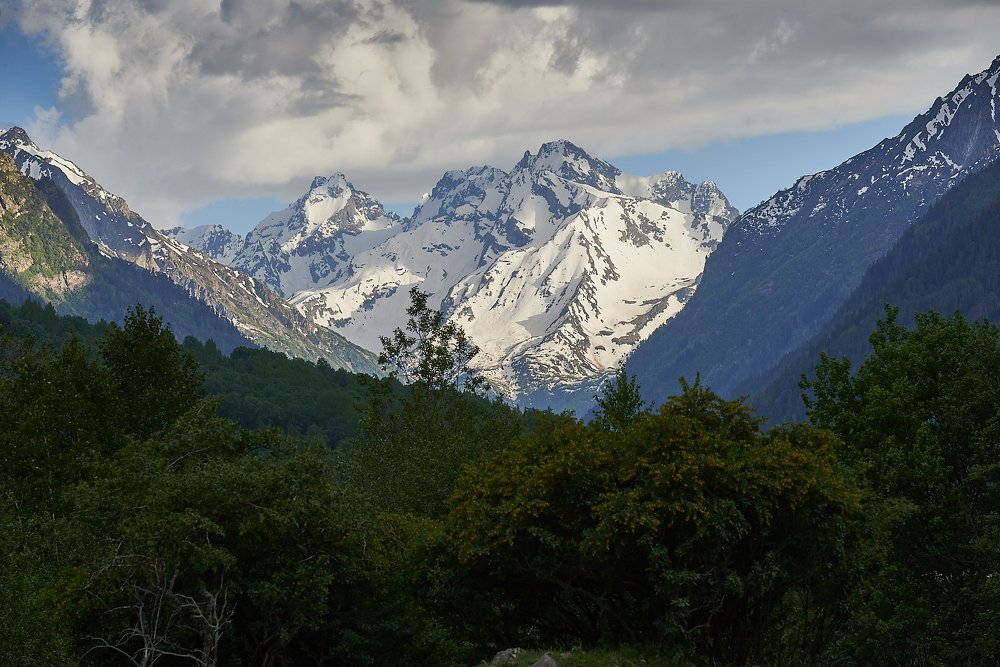 Вершины ущелья Гондарай.
