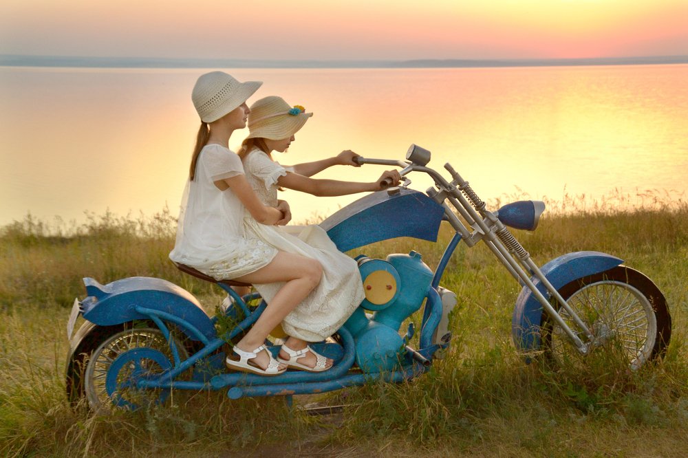 На мотоцикле