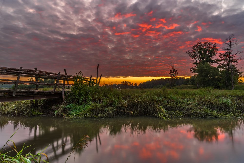 Sunrise - Jeziorka river