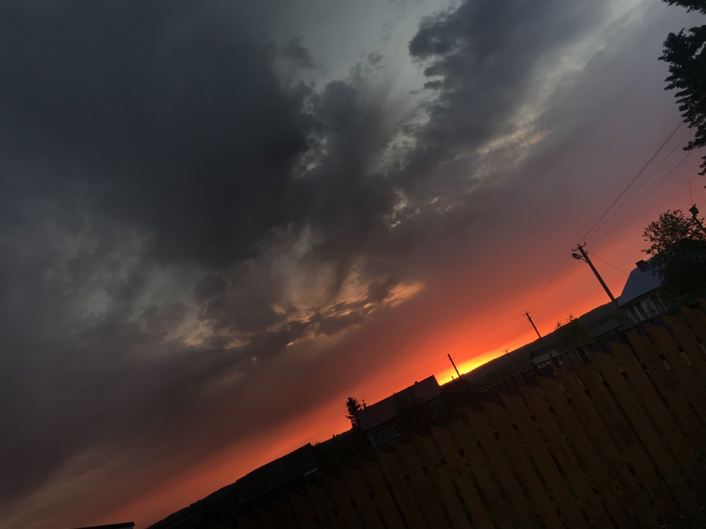 деревенские закаты, а там река)