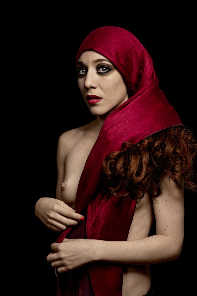 Portrait of artist Itzhel Razo