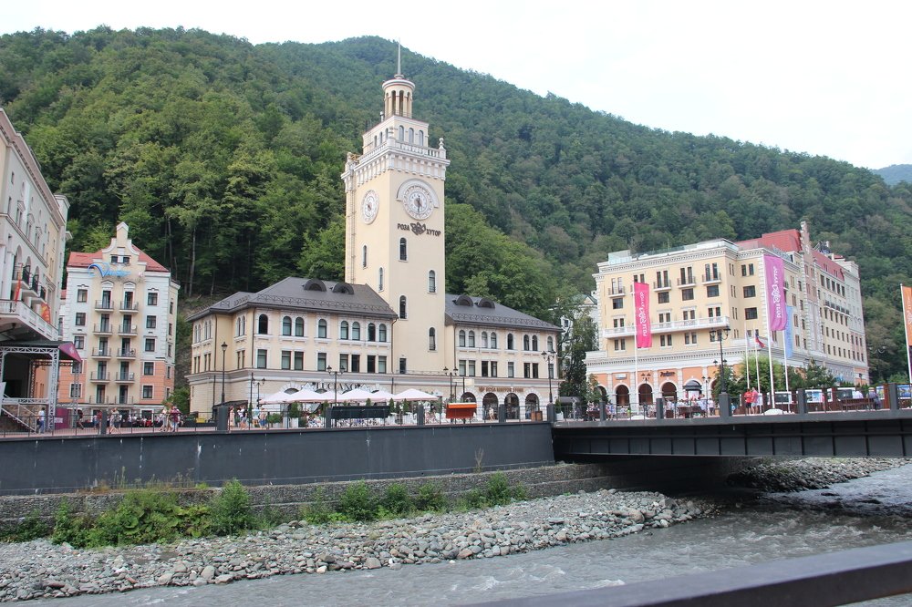 Ратуша на площади Роза Хутор