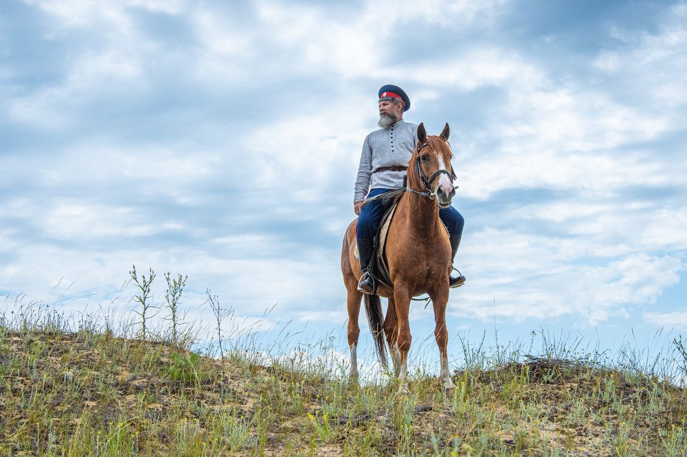 Донской казак на лихом коне