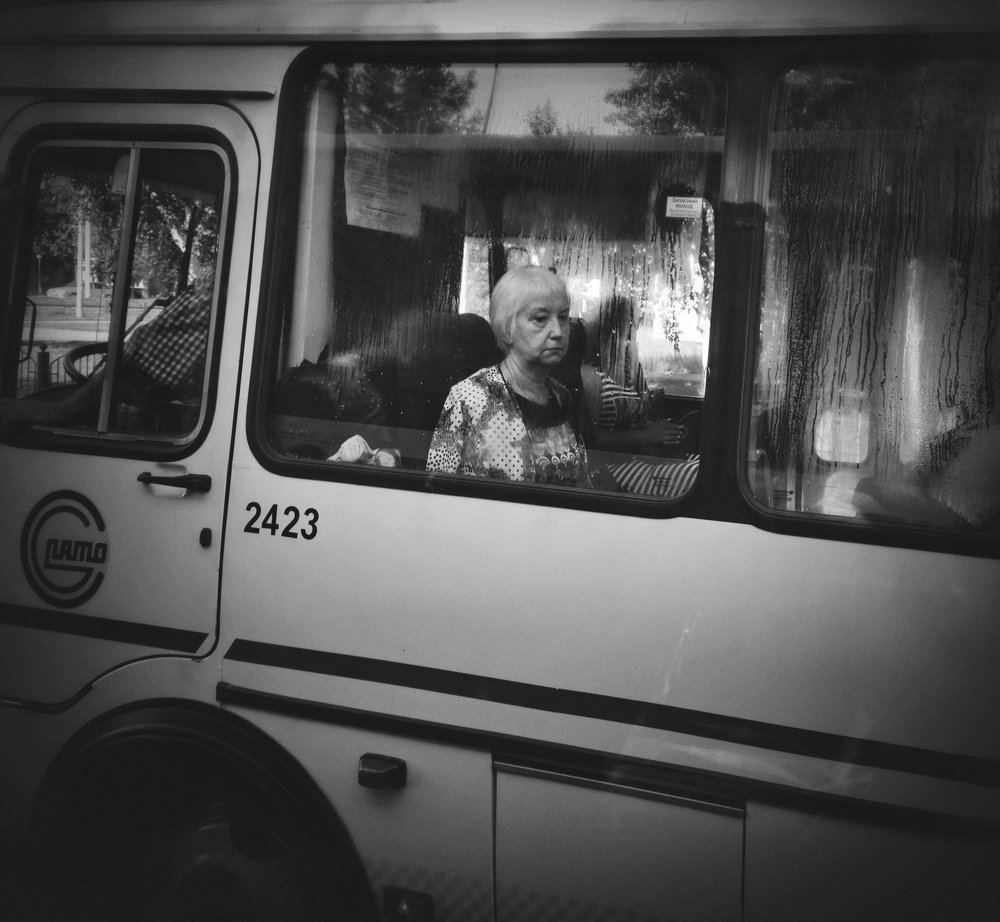 Бабушка - печаль.