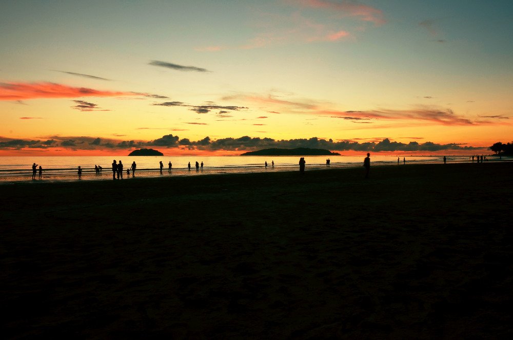 Enjoy the nature of the light with lover.