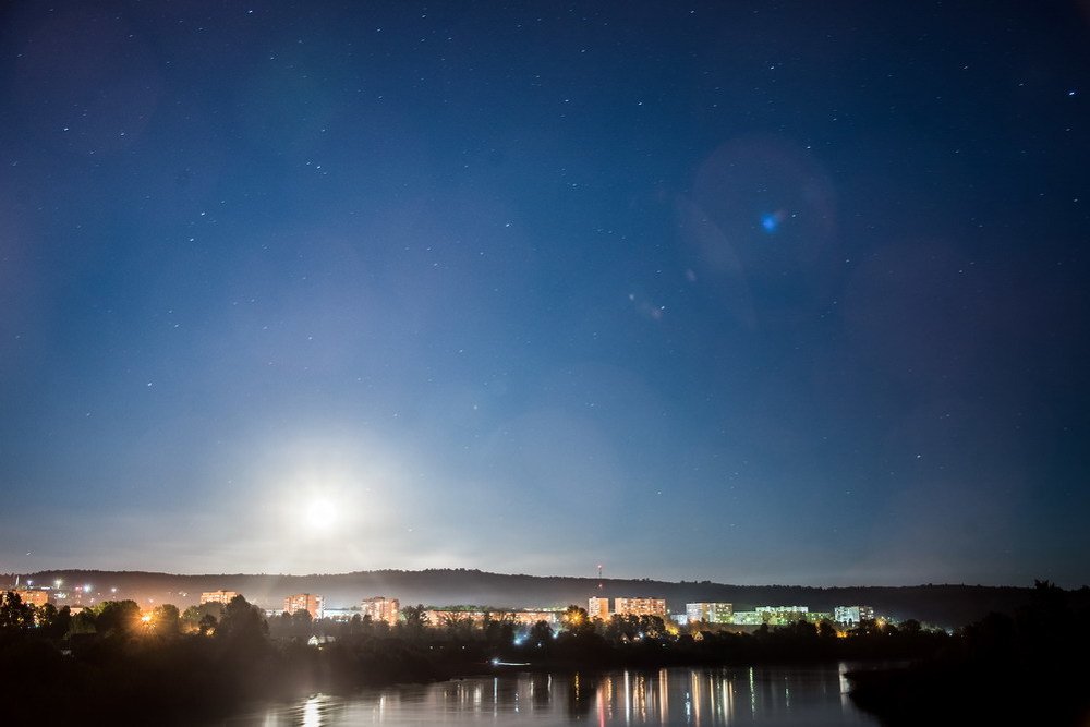 Восход луны.