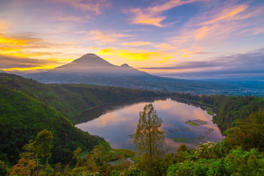 Beautiful sunrise view in wonderful lake and mountain