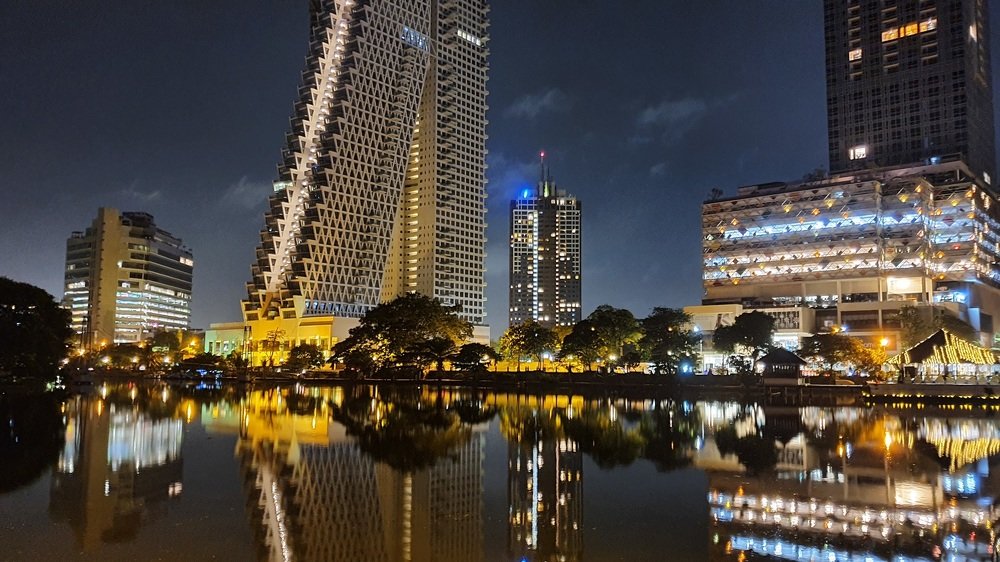 night at colombo city