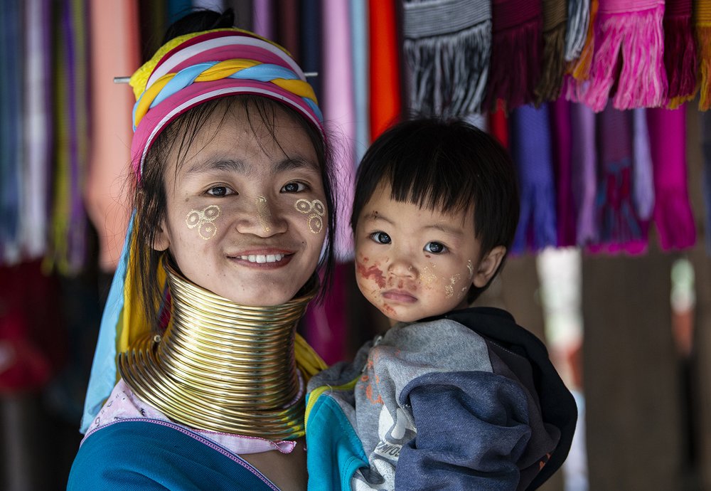LONG NECK GIRL FROM CHIANG MAI, THAILAND