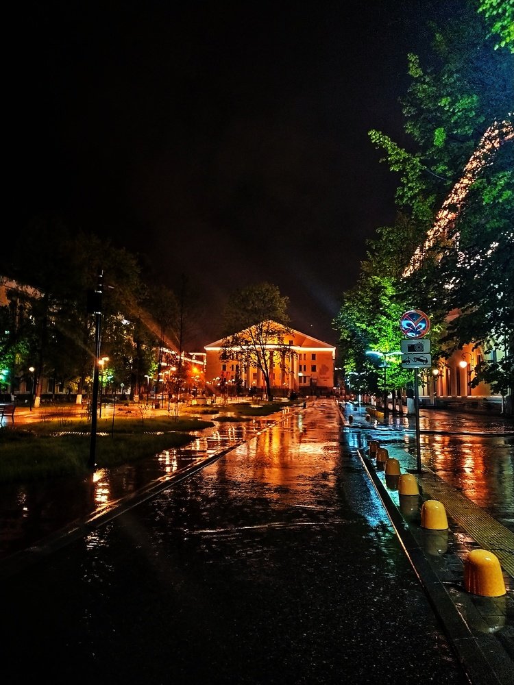 Ночной город, отражение