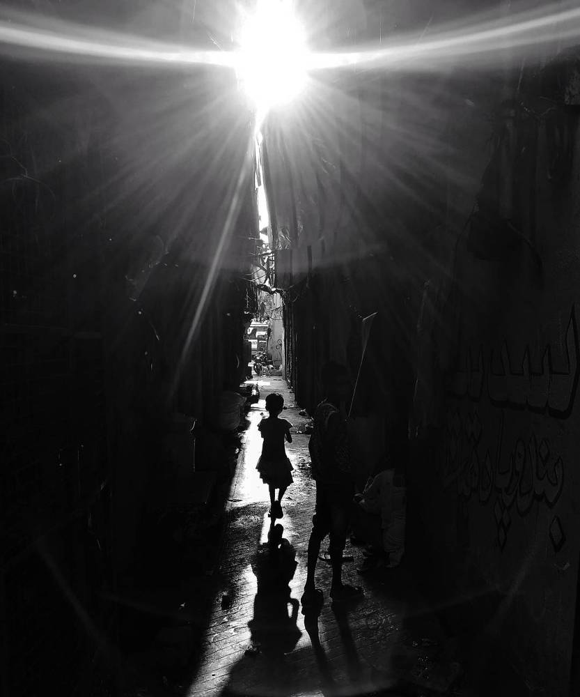 Monochromatic tales in the streets of kolkata