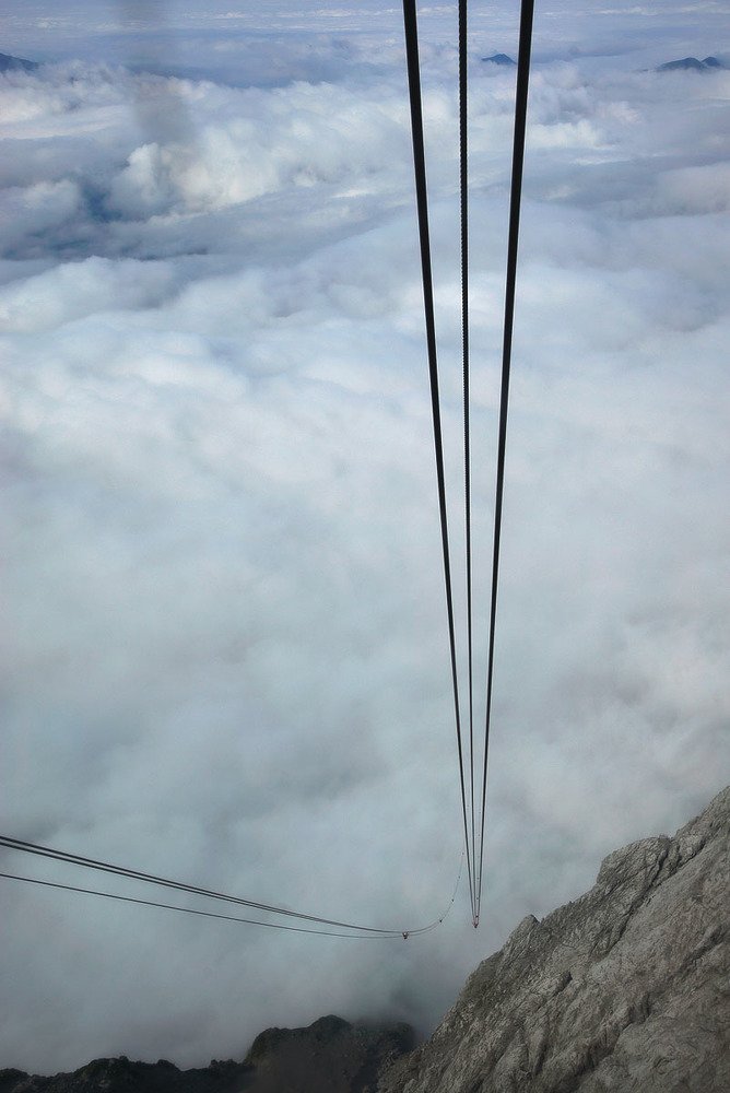 Сквозь облака