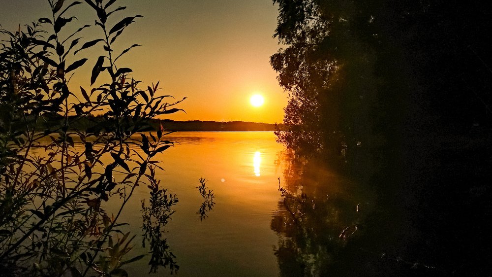 Красочный рассвет на Оке