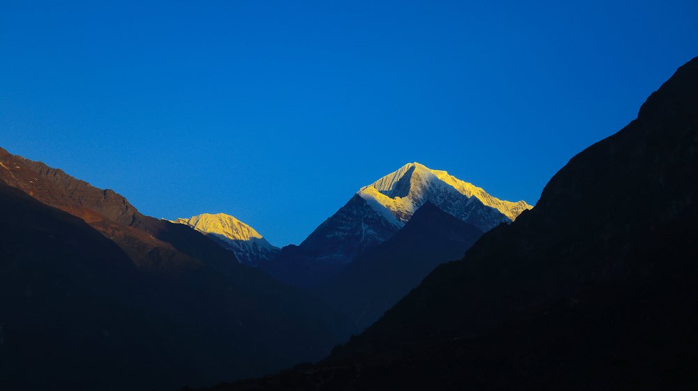 Yellow Whit Mountain