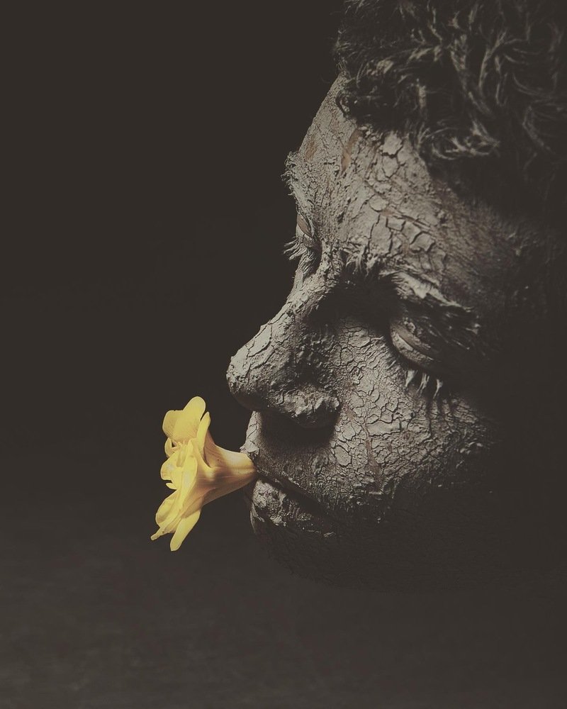 Photograph by Veronica Surchicean