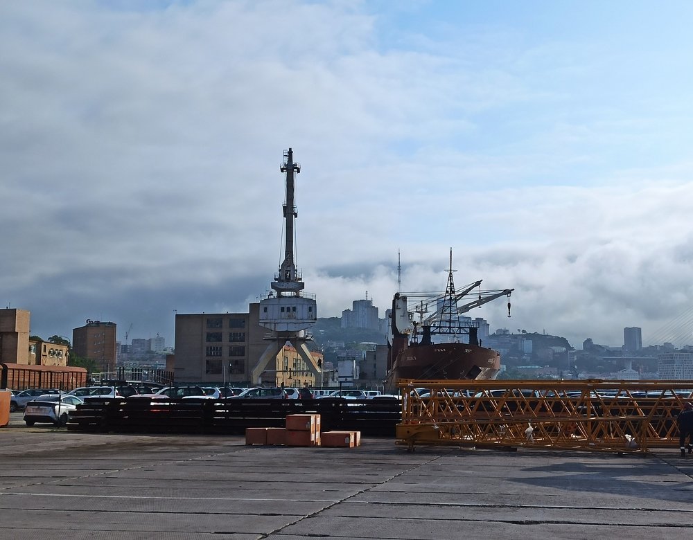 В морском порту