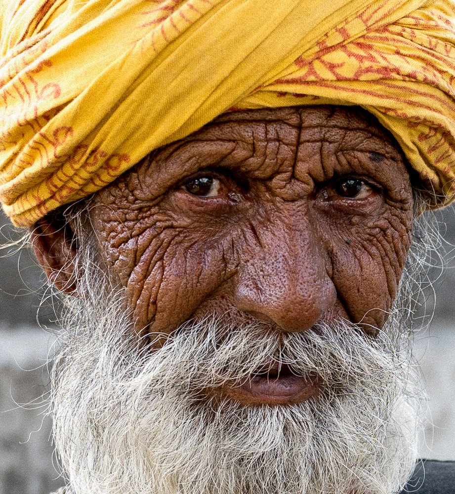 Old man in Mumbai