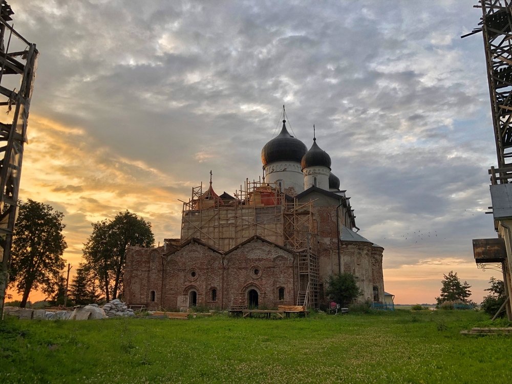 Свято-Троицкий Михайло-Клопский мужской монастырь