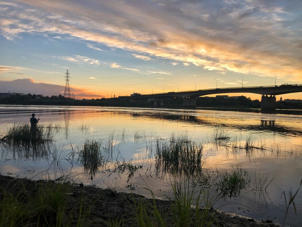 Тишина и безмолвие в лучах уходящего дня.