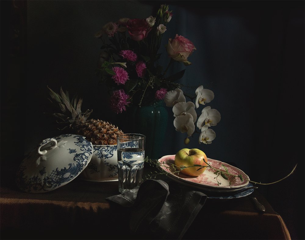 Цветы с фруктами.