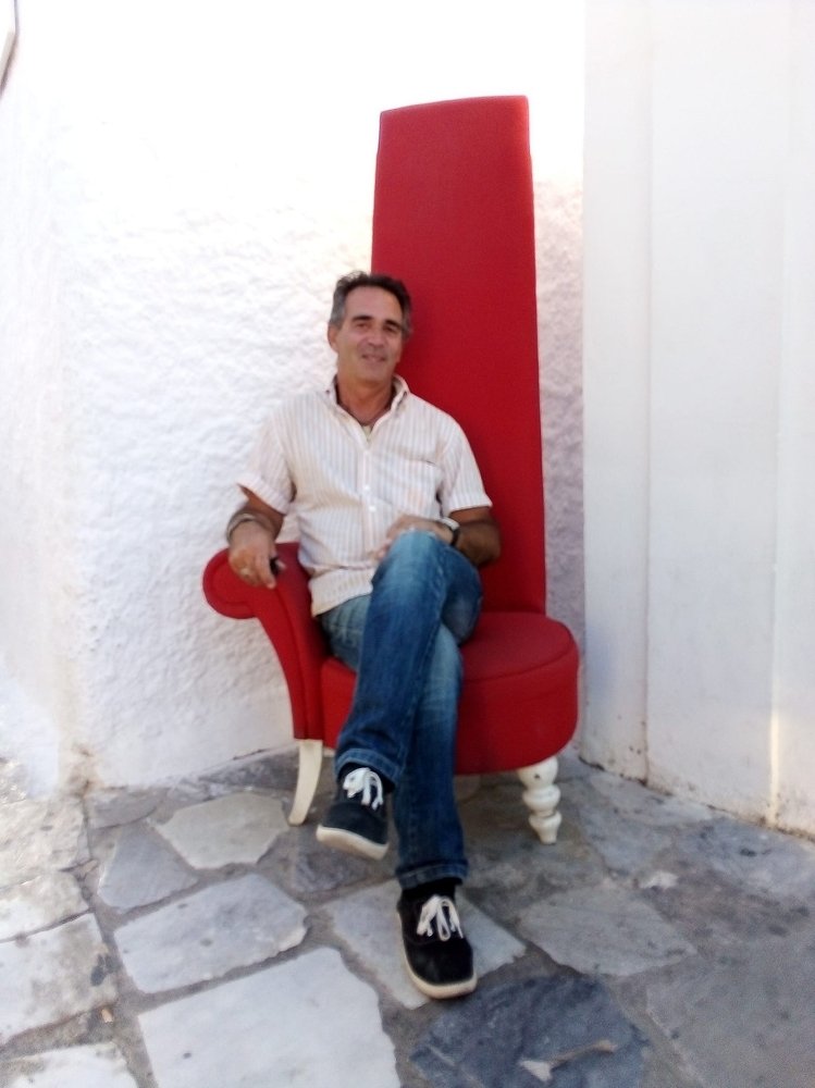 Rolling stones chair