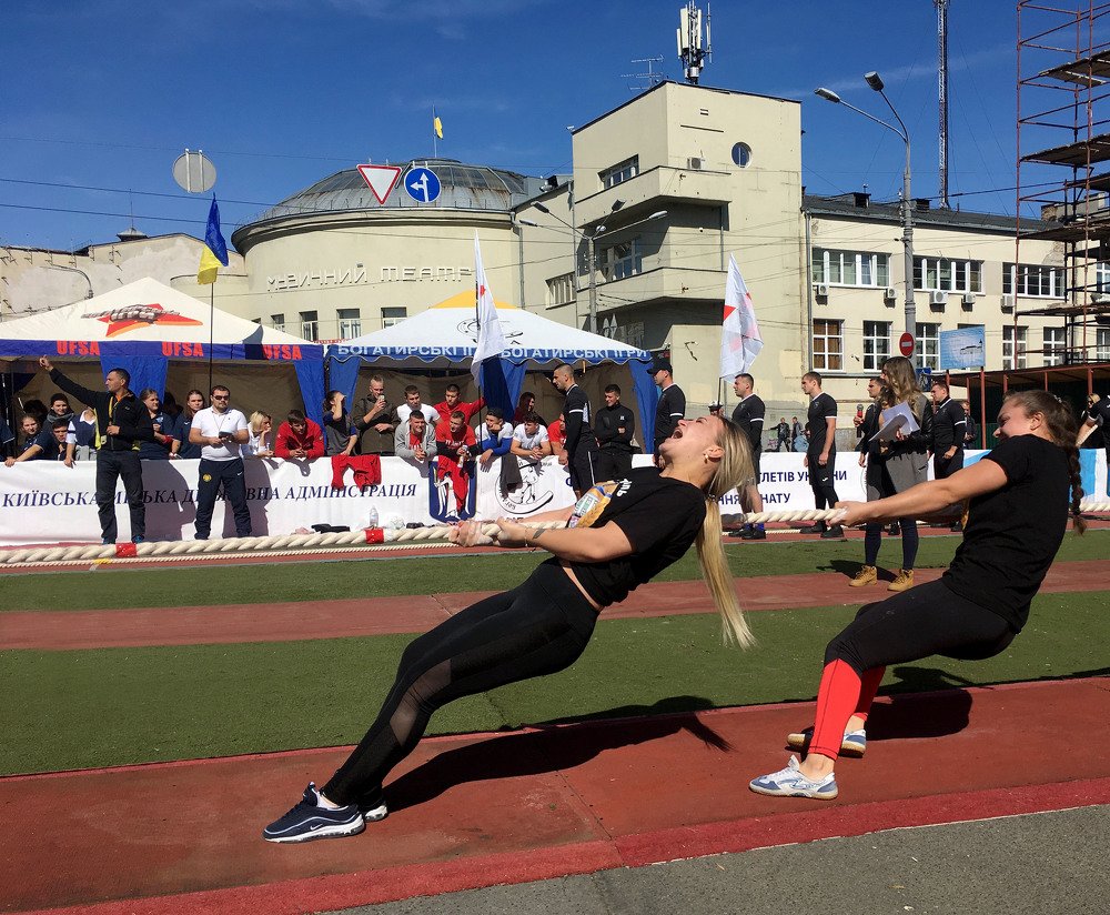 А ну-ка девушки.