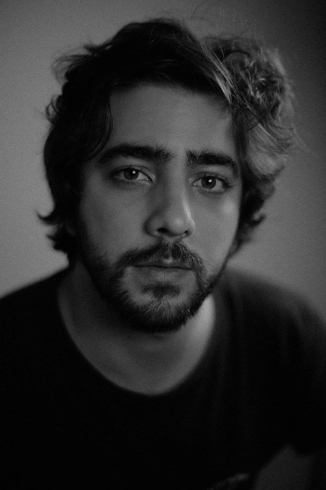 I feel you by your eyes.